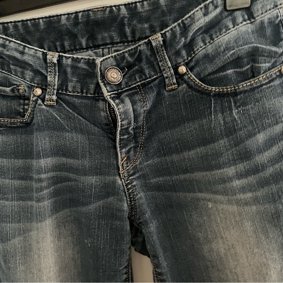 Express Distressed Jean Size 4. 30inch inseam - Picture 4 of 5